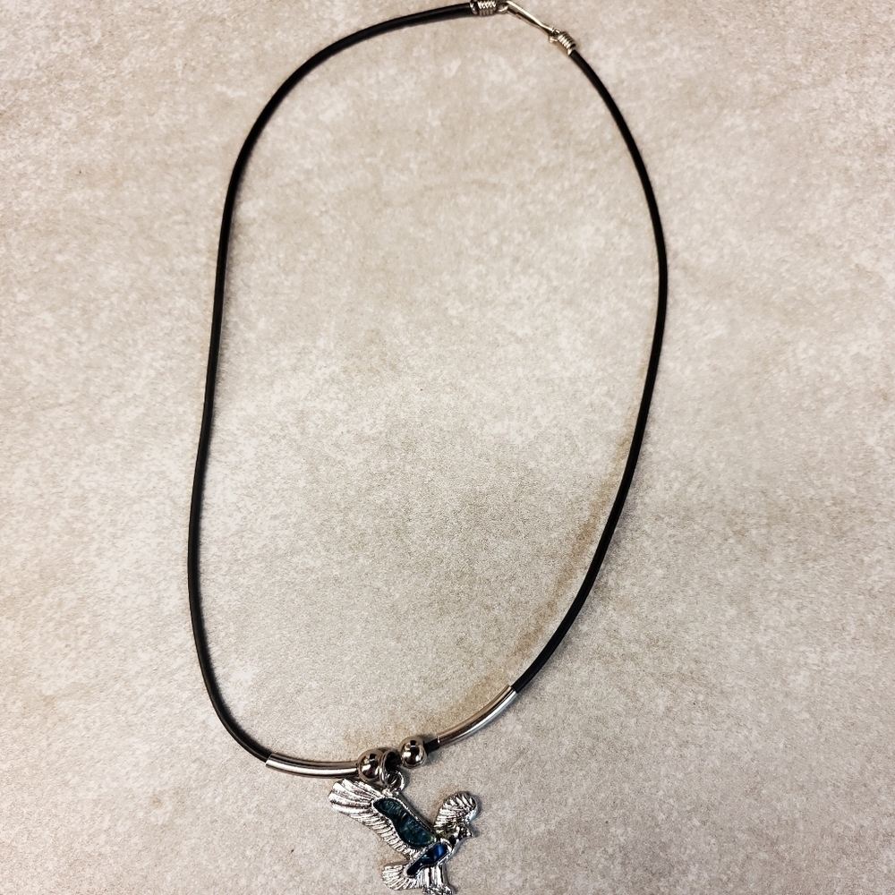 *O 🦅📿 Eagle pendant w/ black cord necklace